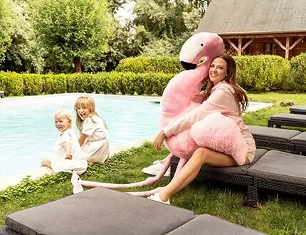 Nagy plüss flamingók